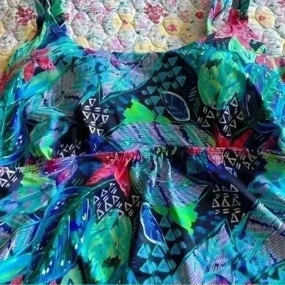 Women two piece swim suit no label or size - Picture 6 of 7